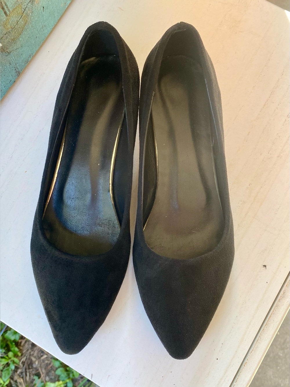 Classic Black Pointed Toe Shoes with Gold Accent and Kitten Heel